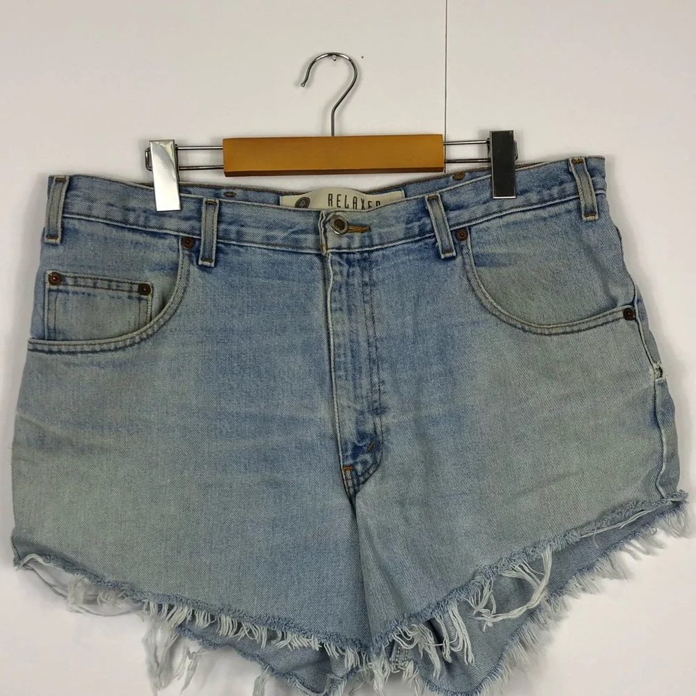 Vintage High Waisted Denim Shorts Sz 36 - Picture 1 of 7